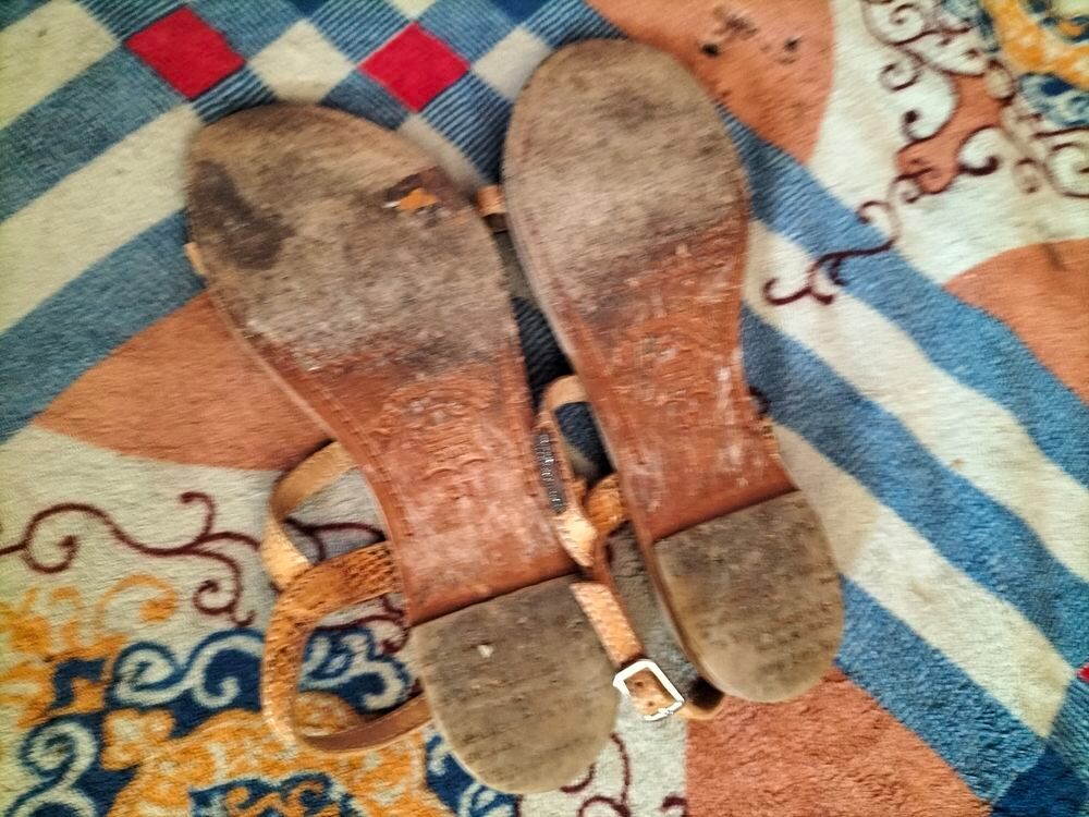 Sandales tout cuir les trop&eacute;ziennes pointure 37 tr&egrave;s bon &eacute;ta Chaussures
