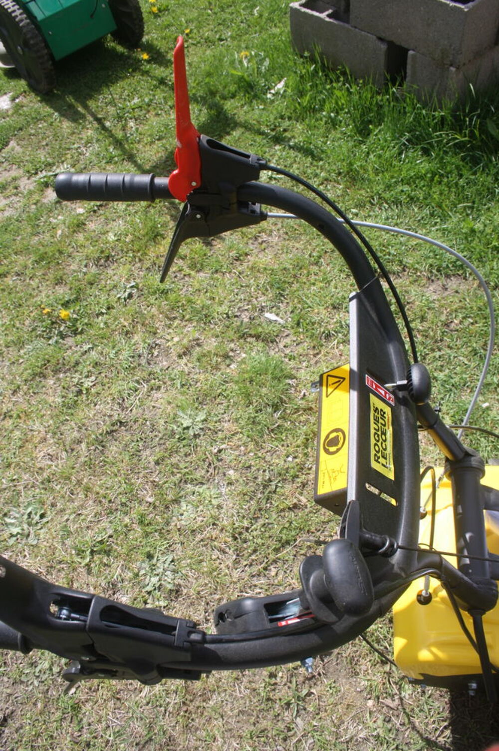 Debroussailleuse Pro 4 roues ROQUES LECOEUR totalement NEUVE Jardin