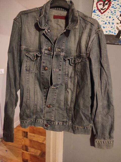 10€ veste en jeans taille 38/40 10 Accolay (89)