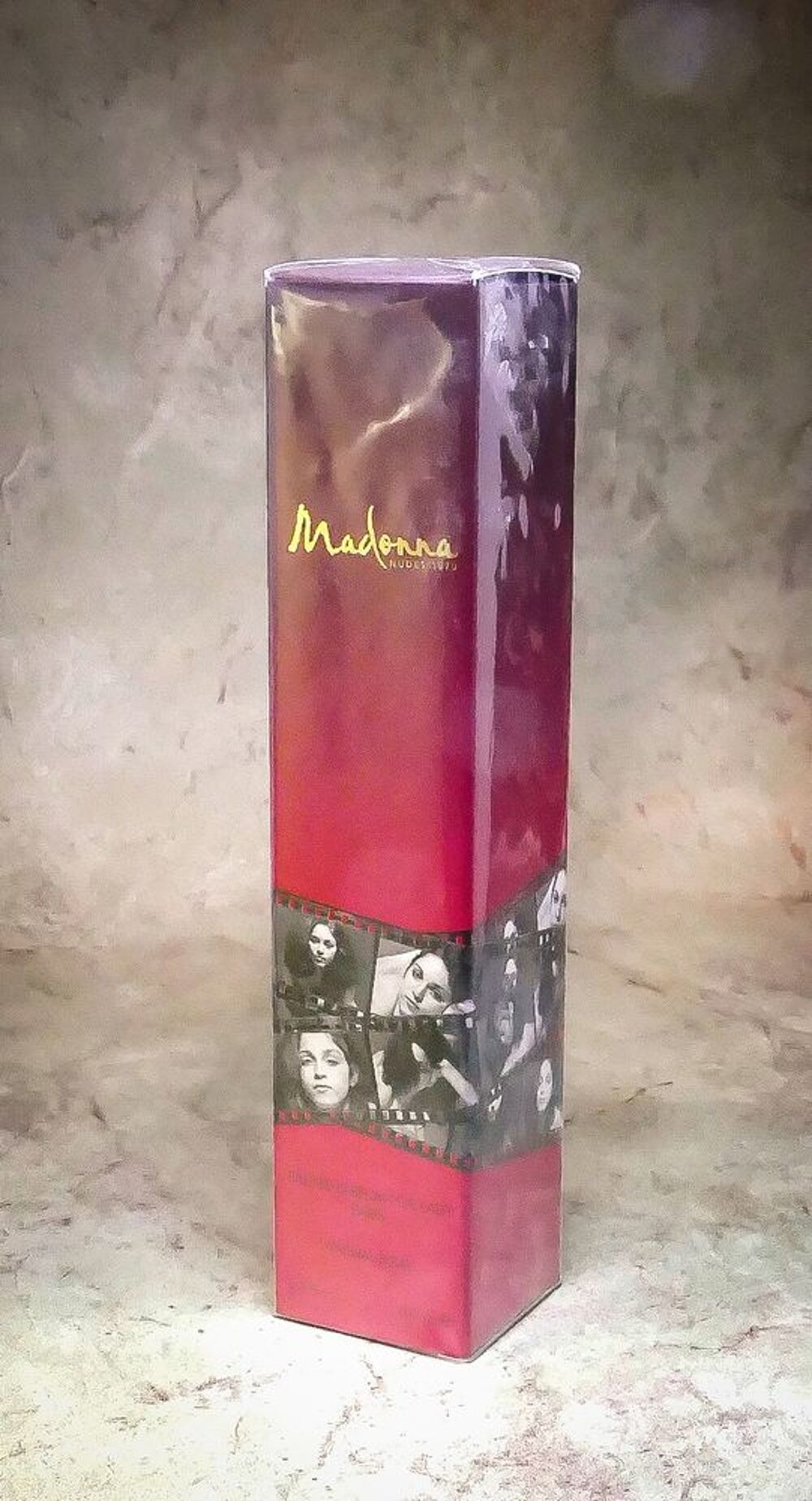 Eau de parfum 100ml &quot;MADONA Nudes 1979&quot;.
