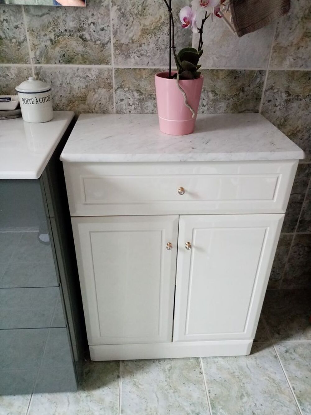 2 meubles salle de bain Meubles