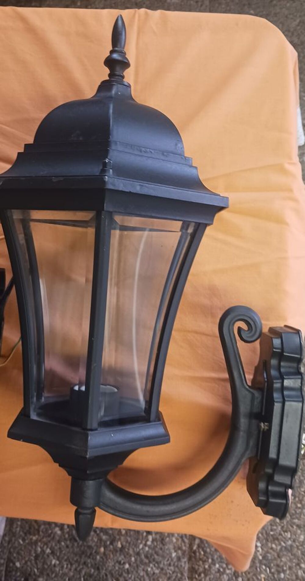 4 Lanternes ext&eacute;rieures anciennes 
Bon &eacute;tat
Envoi possible Décoration