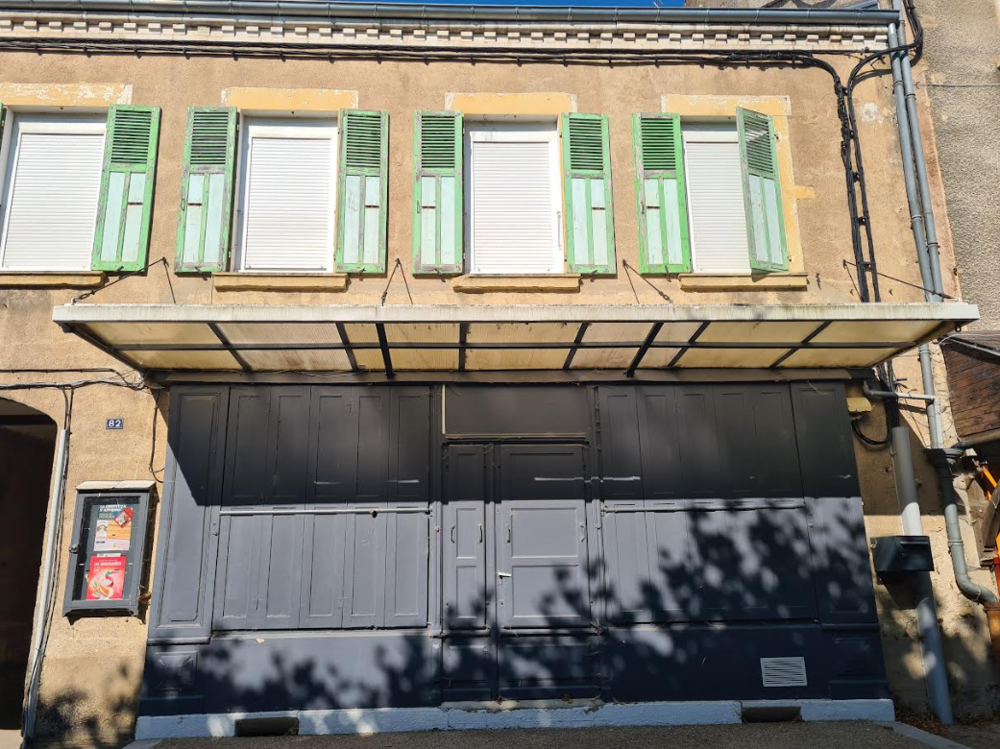   Local commercial rez-de-chaussée Montchanin centre  