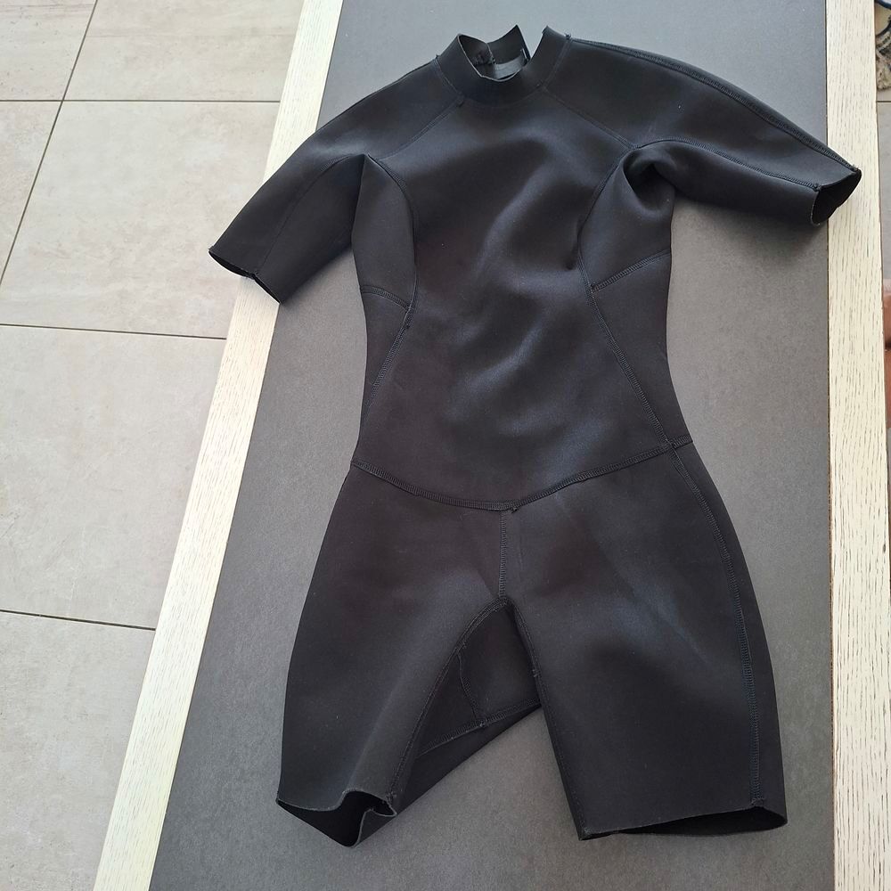 Combinaison shorty taille XS , femme, D&eacute;cathlon Sports