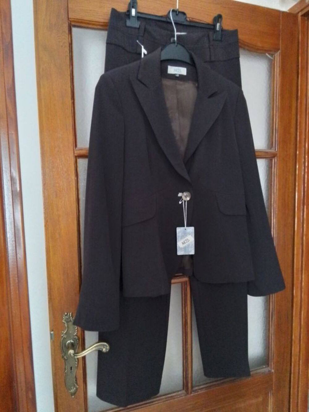 Tr&egrave;s beau tailleur neuf veste et pantalon Vêtements