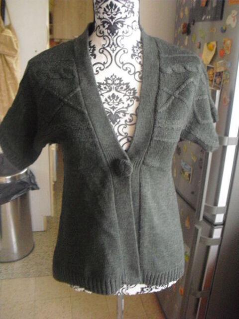 gilet a motifs KAKI vert fon�� CAMAIEU NEUF TAILLE 36 11 Lyon 5 (69)