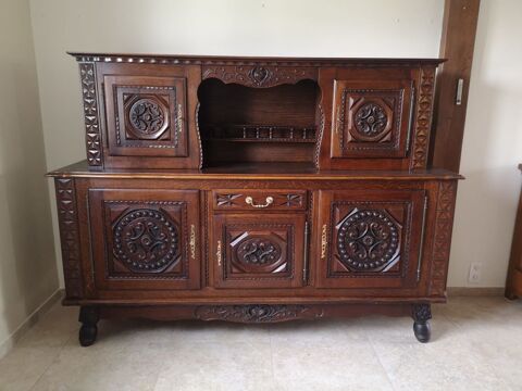Buffet style basque chne massif en bon tat.
150 Champigny-sur-Marne (94)