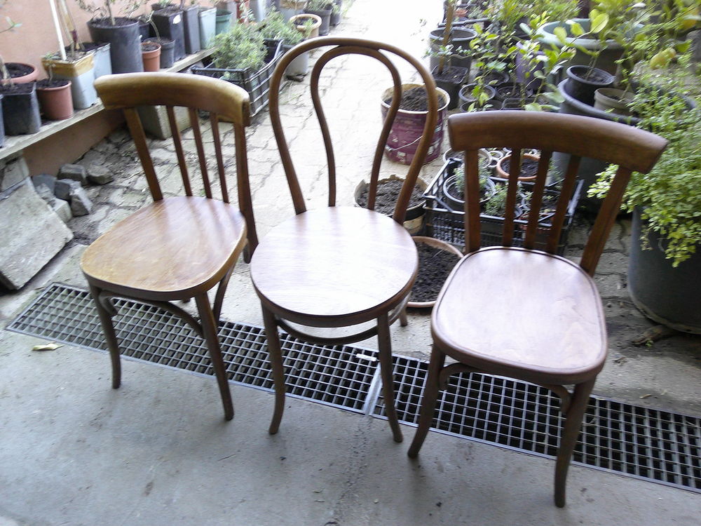 40 chaises en formica et tabourets Meubles