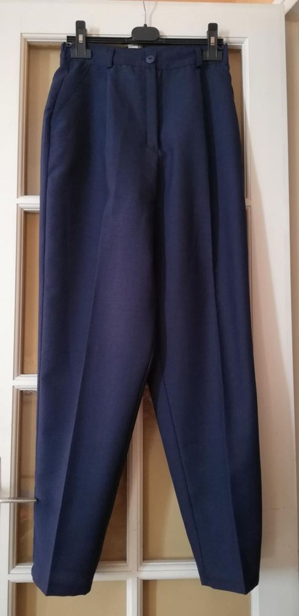 Pantalon femme, marine, &agrave; pinces. Vêtements