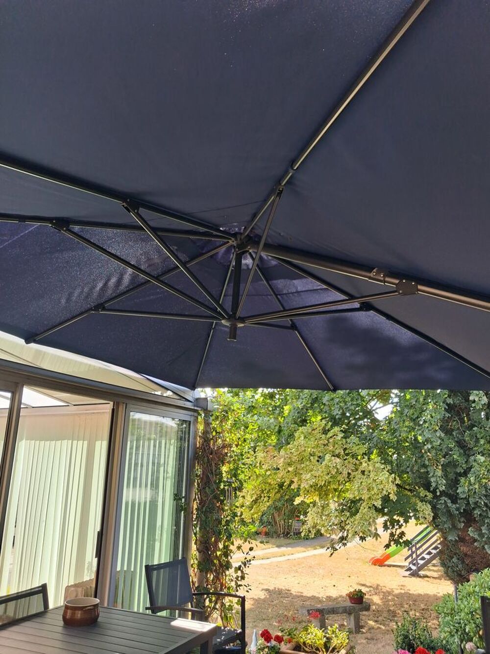 Parasol d&eacute;port&eacute; Jardin