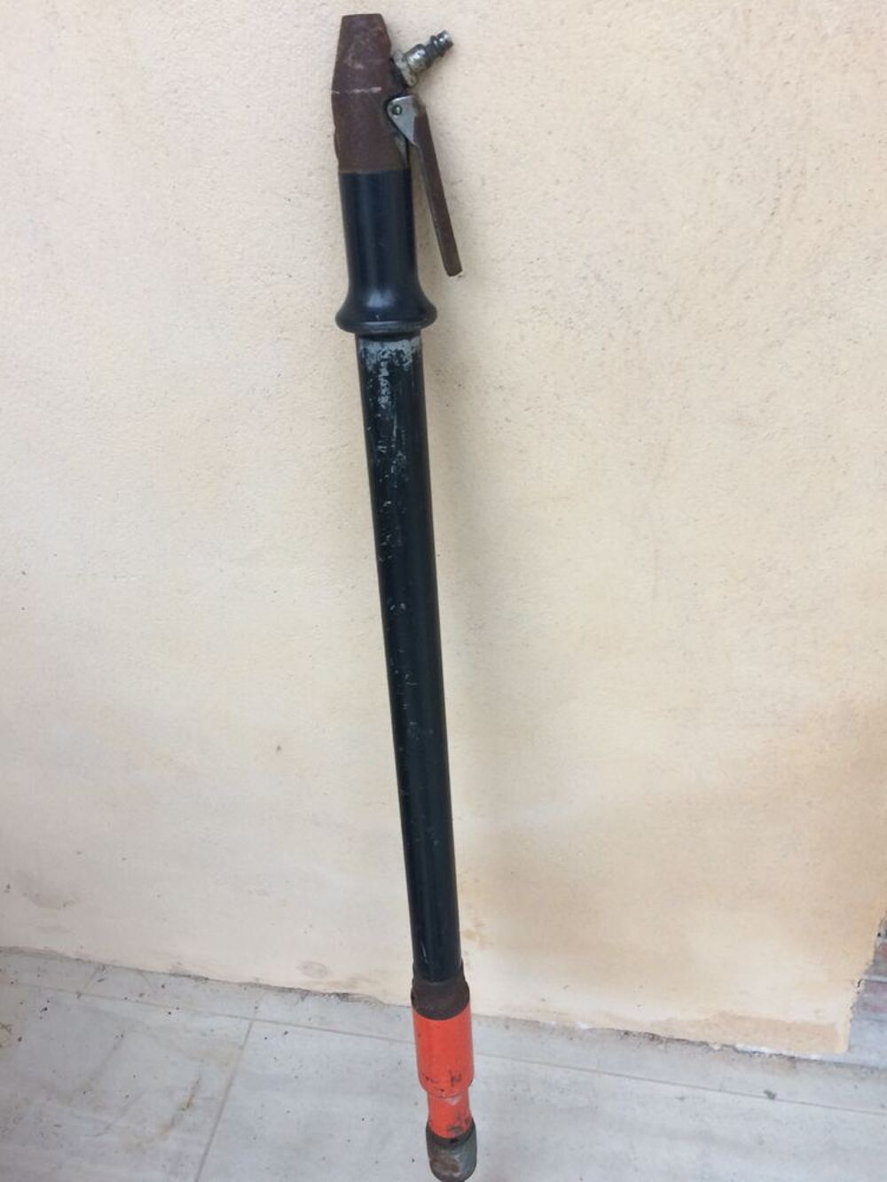 marteau piqueur d&eacute;capeur pneumatique Bricolage