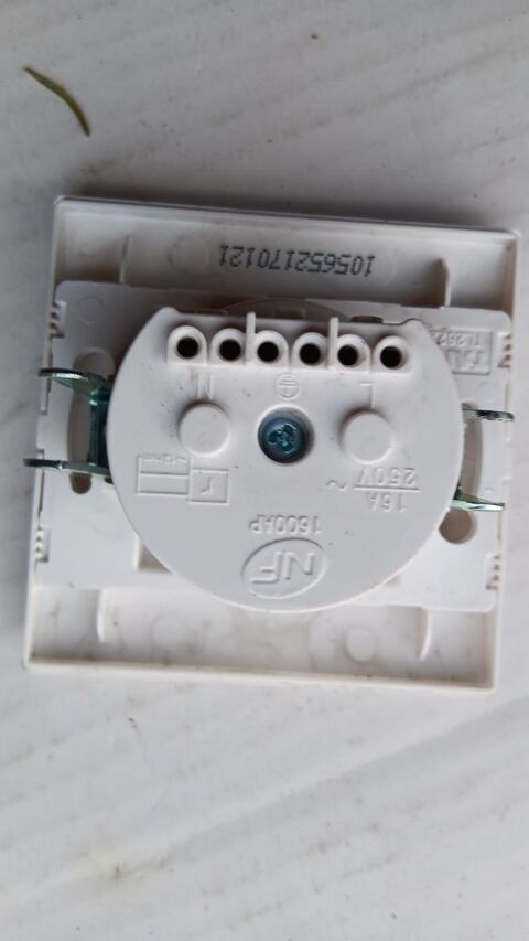 Prise � encastrer 3 Limay (78)