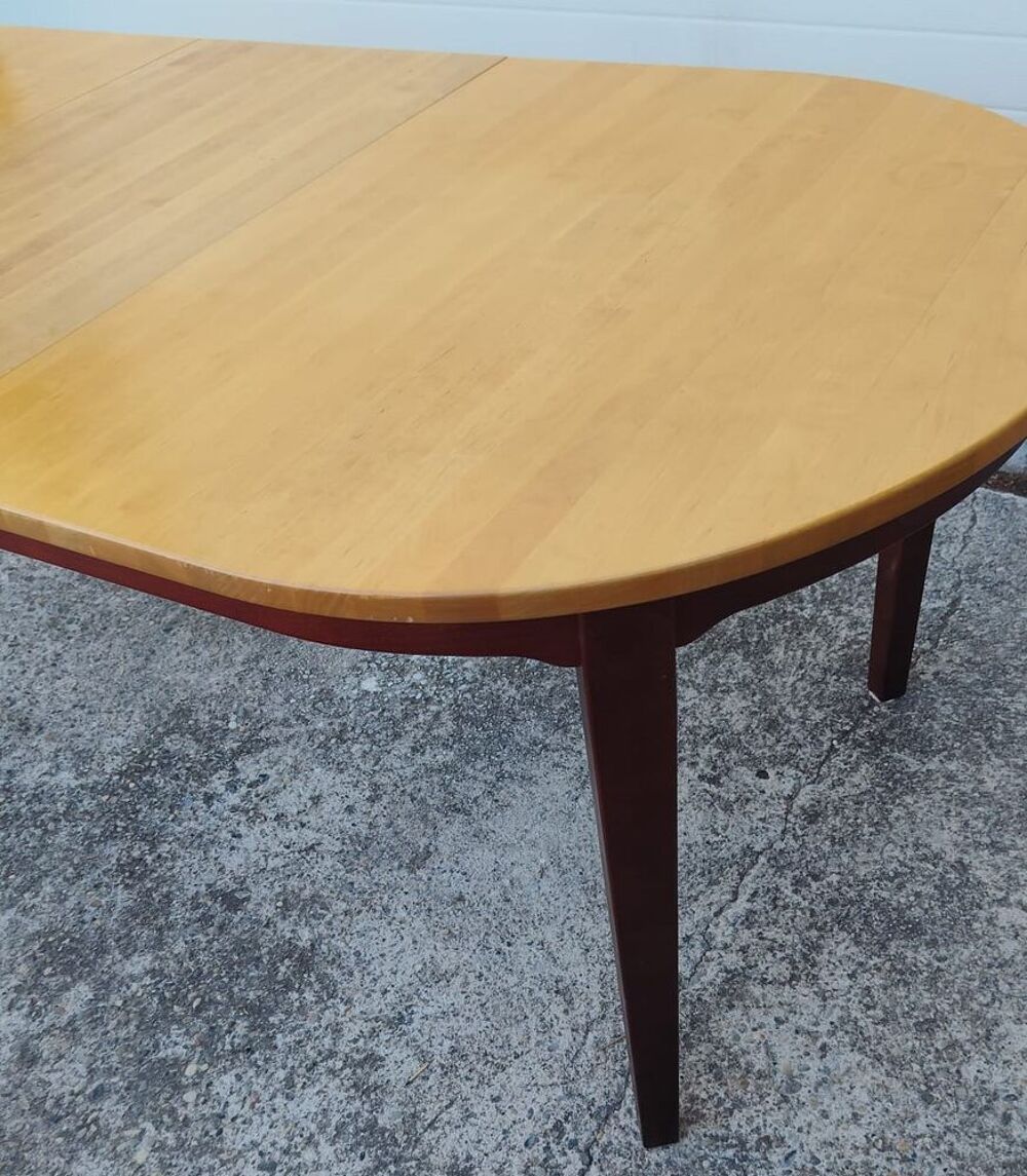 Table &agrave; manger scandinave extensible attribu&eacute;e &agrave; Hans Ehrlin Meubles