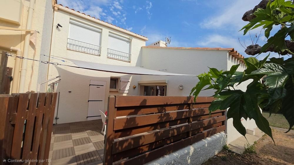 Vente Villa LE CAP D'AGDE : Résidence située directement aux abords de la plage de la Roquille, résidence calme de standing: Villa 4 pièces / mezzanine / 2 terrasses. Le cap d agde