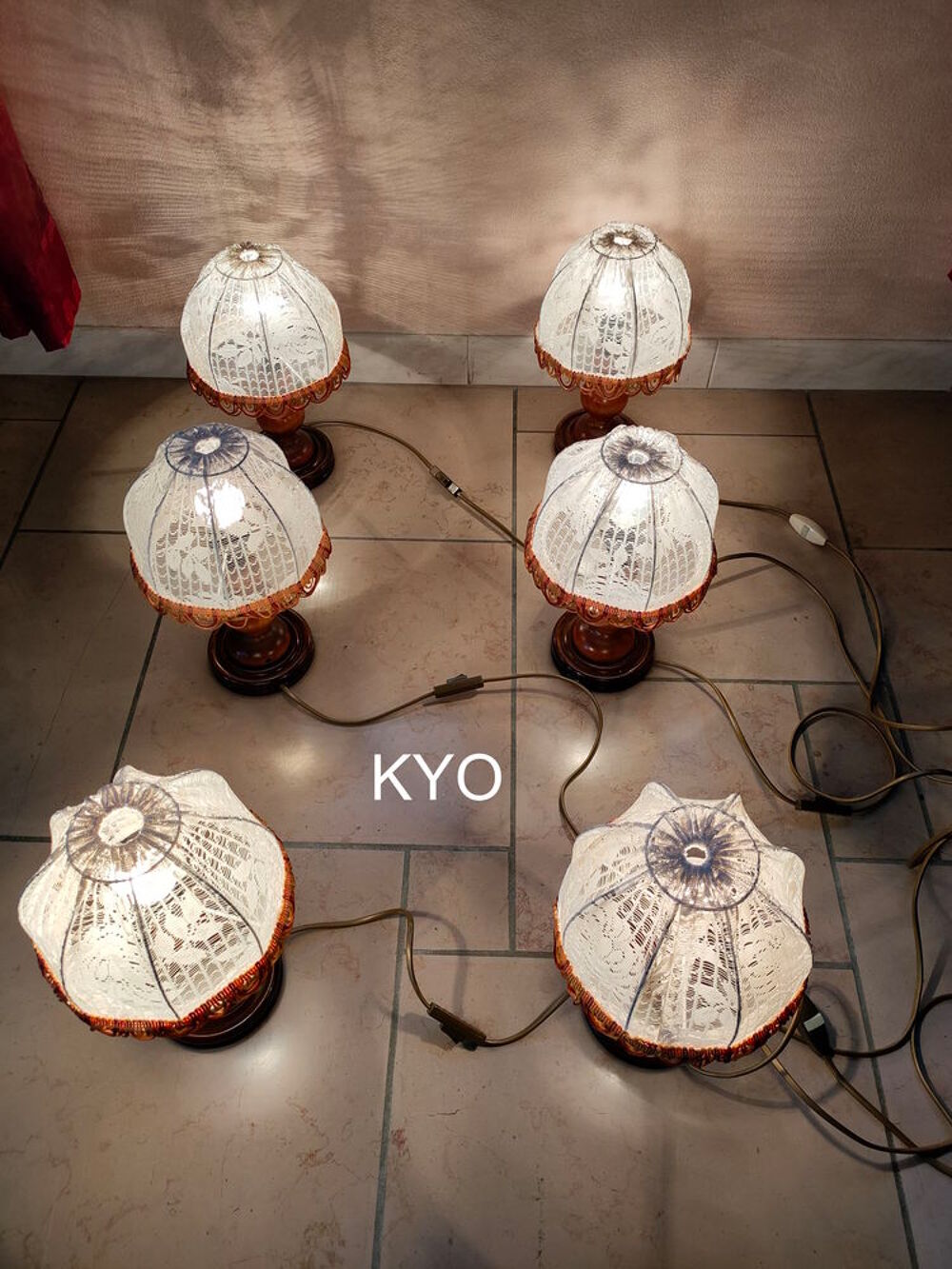 Lampe chevet-nuit bois &agrave; poser, abat-jour rond blanc tissu Décoration