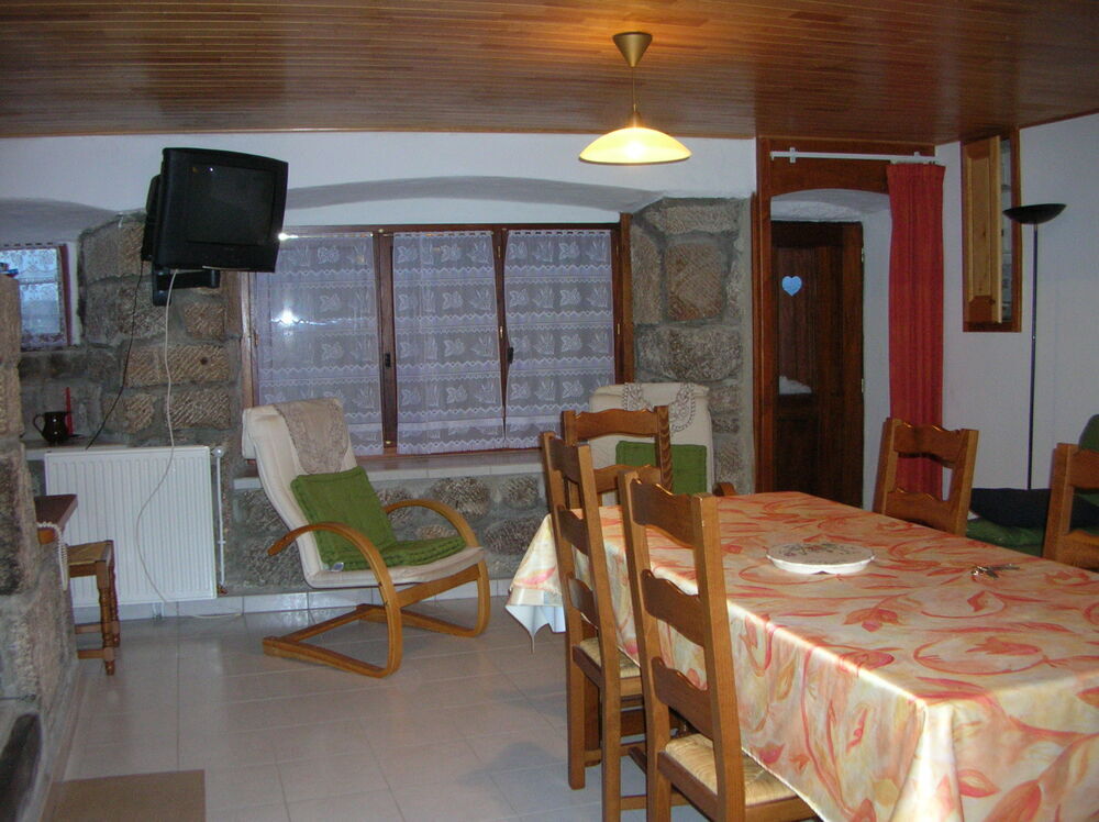 Location Maison petite maison dans village de Chateauneuf de Randon Châteauneuf-de-randon