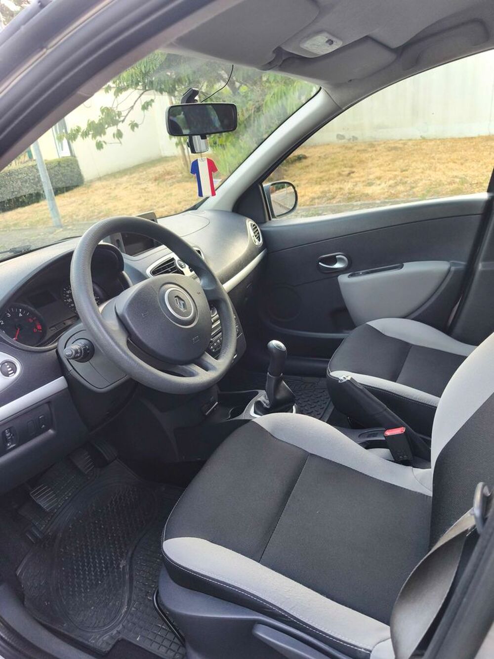 Clio III Estate Clio Estate III dCi 75 Dynamique TomTom Euro 5 2012 occasion 44000 Nantes