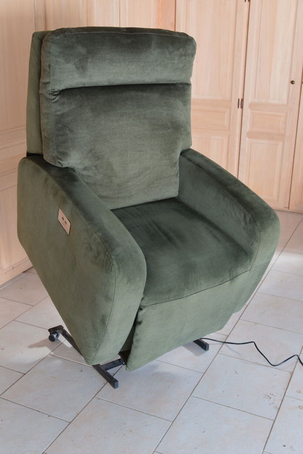 Fauteuil &eacute;lectrique relevable Poltron et Sofa
Meubles