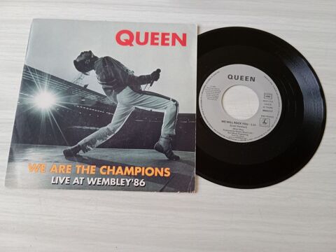 45 tours QUEEN We are the champion Iive at Wembley '86 28 Sautron (44)
