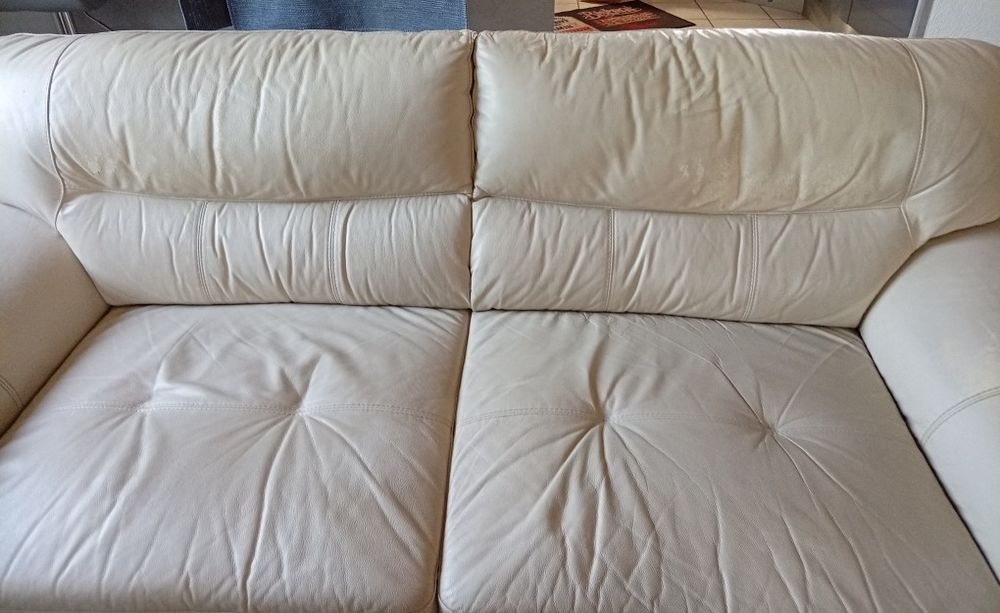 CANAPE SIMILI CUIR BEIGE
Meubles