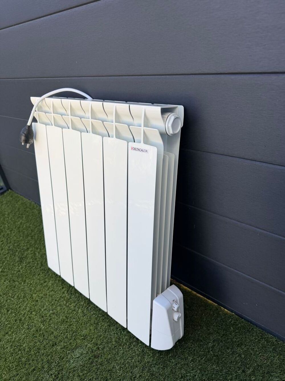 Radiateur &eacute;lectrique Deltacalor 900 W Electroménager