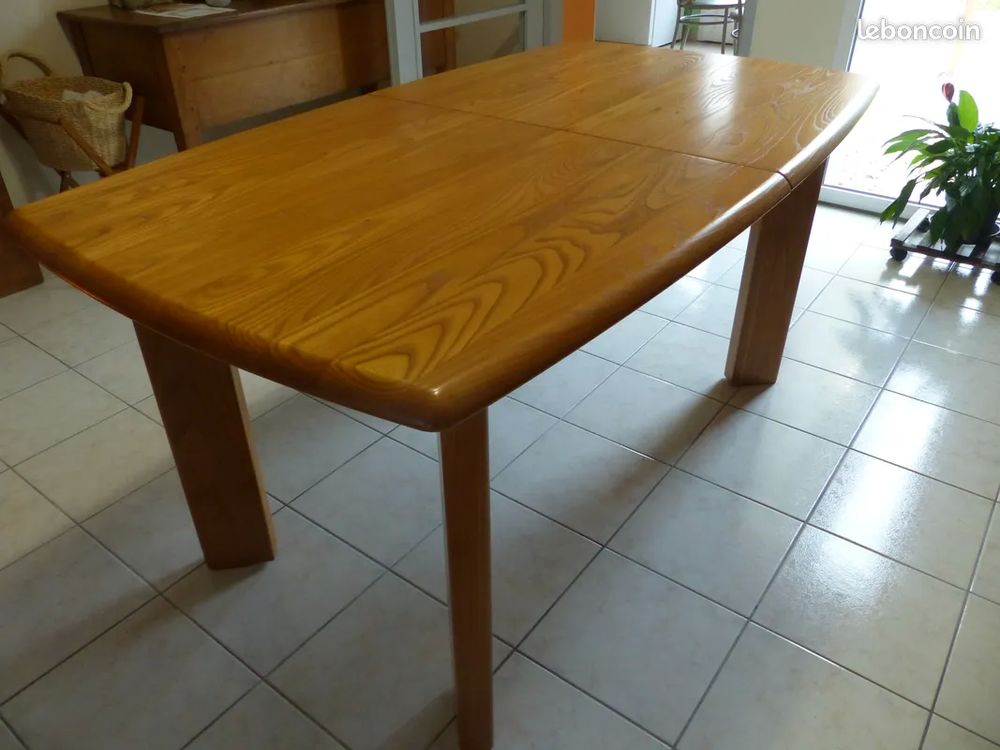 Table de salle &agrave; manger Meubles