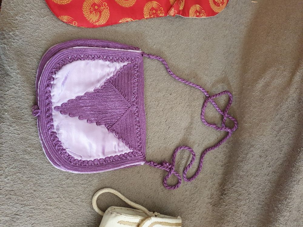 Sac l&eacute;ger, mauve, &agrave; porter en bandouli&egrave;re Maroquinerie