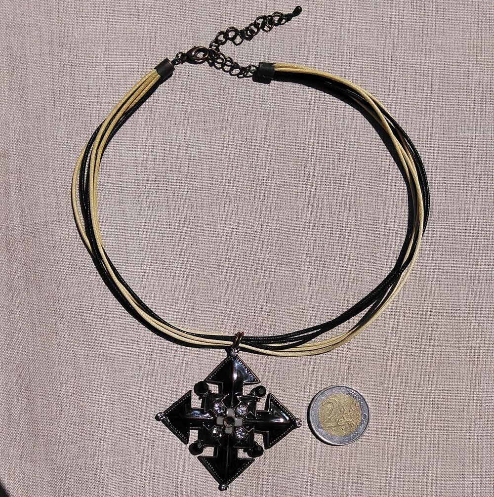 Pendentif croix occitane Bijoux et montres