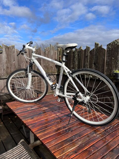 V�lo de ville blanc 110 Luxeuil-les-Bains (70)