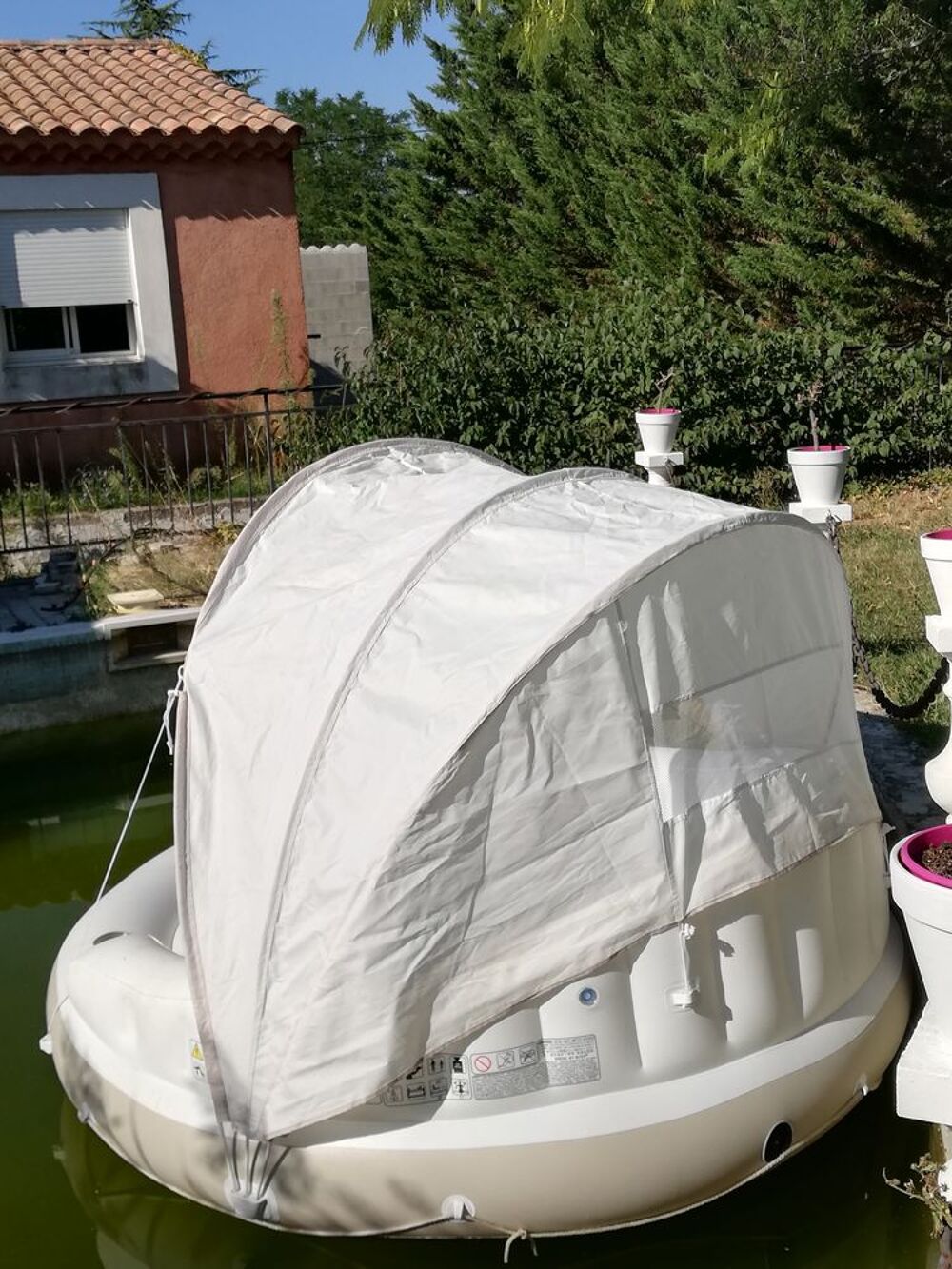 MATELAS GONFLABLE POUR PISCINE Décoration