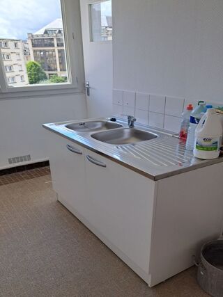  Appartement à louer 5 pièces 70 m²