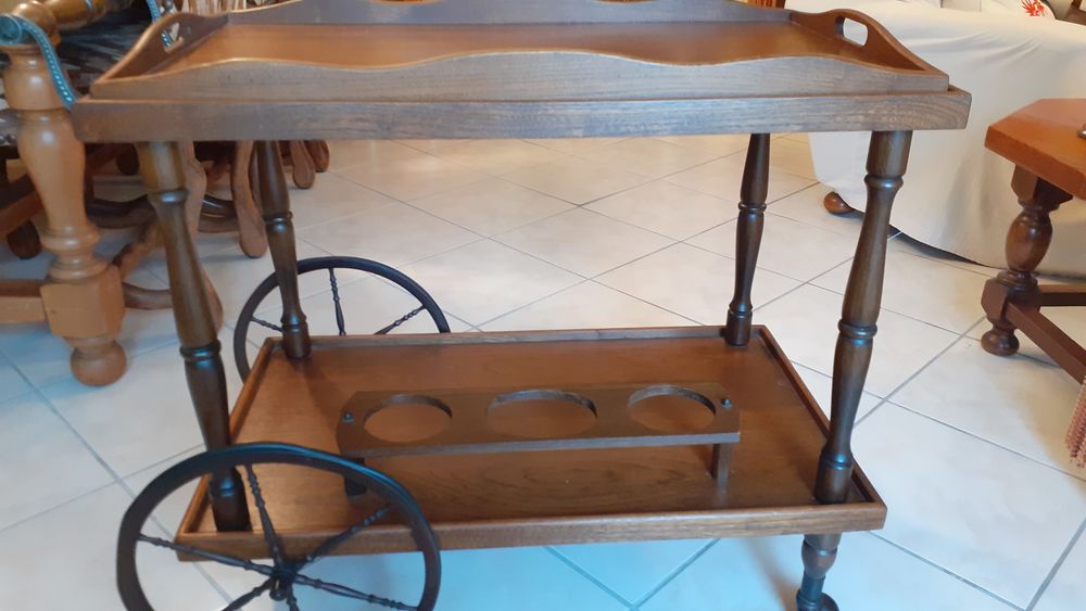 Desserte sur Roues en Bois Fonc&eacute; avec Porte-Bouteilles Meubles