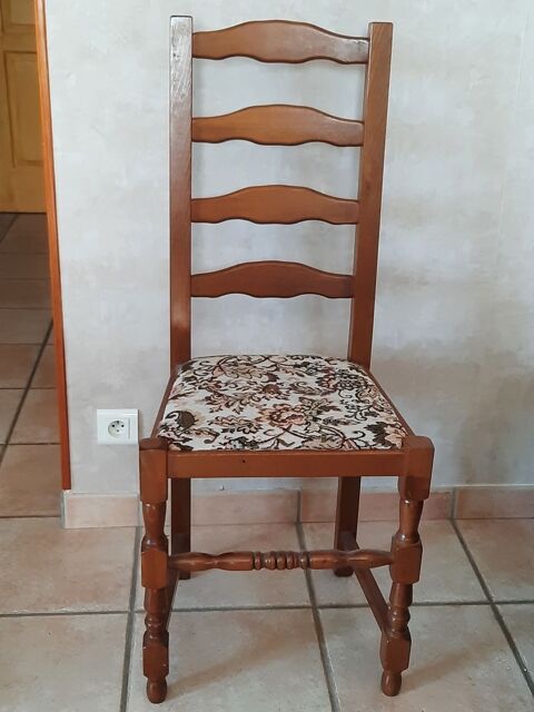CHAISES Bois massif , assises tapissier 45 Villebret (03)