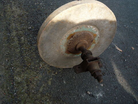 Meule / pierre � aiguiser
45 Castres (81)