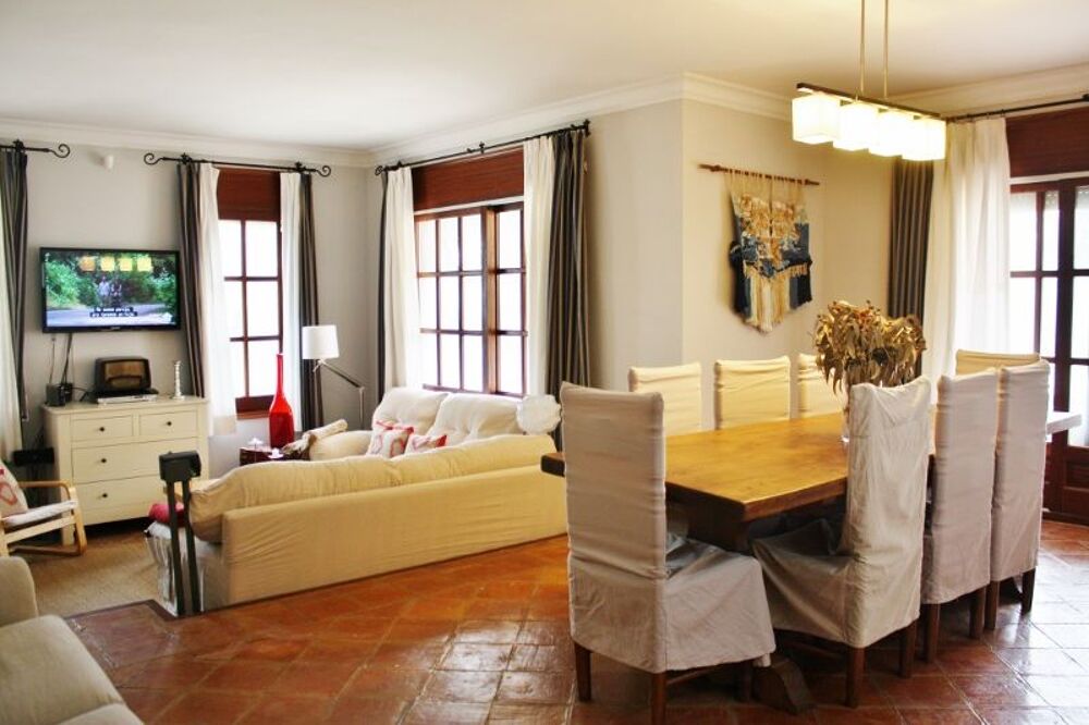Vente Maison Charmante villa en Espagne, piscine, garage, terrain tennis, Avinyonet de puigventós, spain (Espagne)