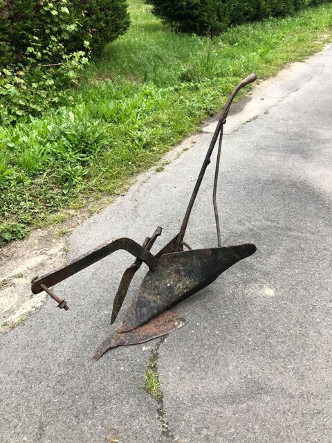 Araire fer forg�/charrue (G) 125 Castres (81)