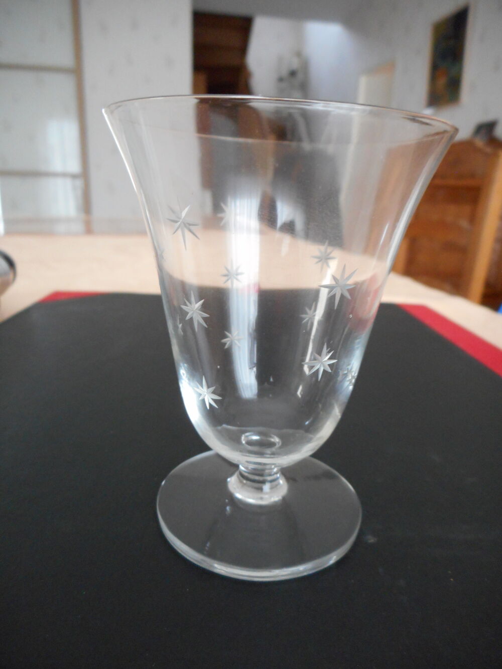 Service &agrave; liqueur en verre grav&eacute; ann&eacute;es 30/40. Cuisine