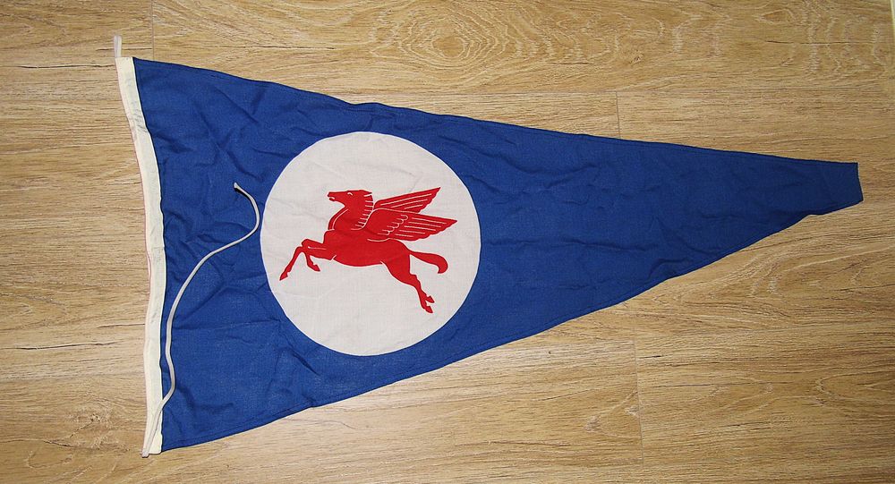 Drapeau MOBIL OIL PEGASUS voiture ancienne fanion banniere Mobiloil d&eacute;co garage retro 