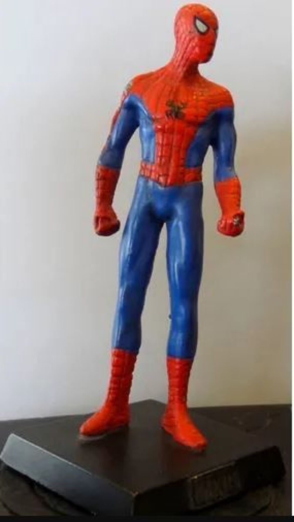 figurine Spider-Man de Marvel sur socle 