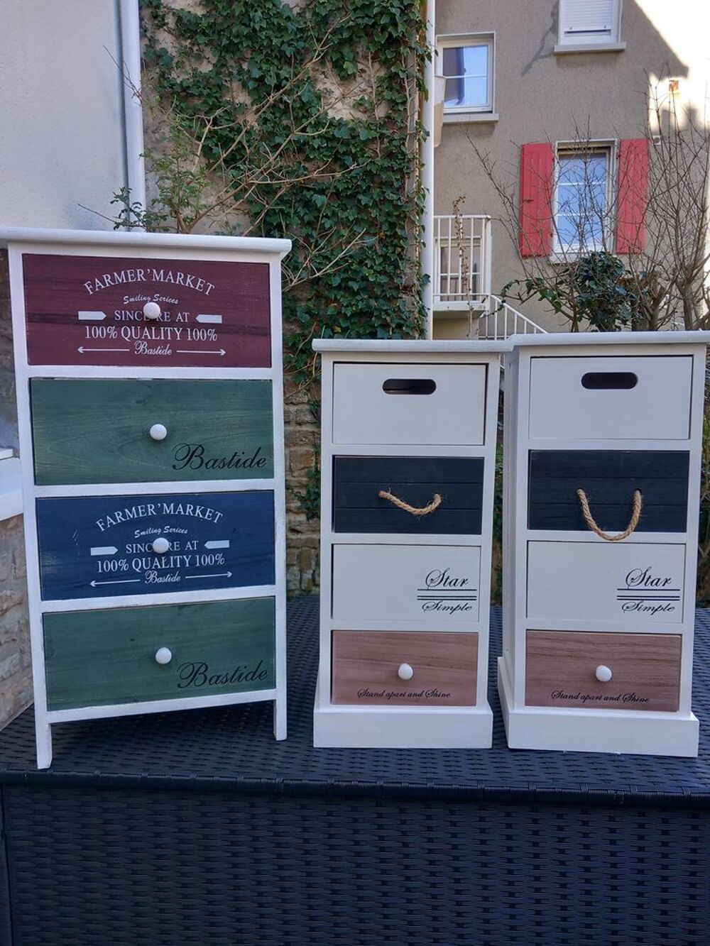 Petits meubles pour petits rangements. Meubles