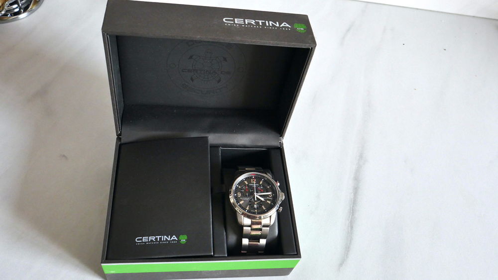 MAGNIFIQUE CHRONO CERTINA TITANIUM enti&egrave;rement en Titane Bijoux et montres