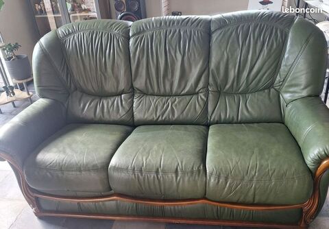 Canapé en cuir vert bouteille 3 places + 2 fauteuils TBEG
Touzac (46)