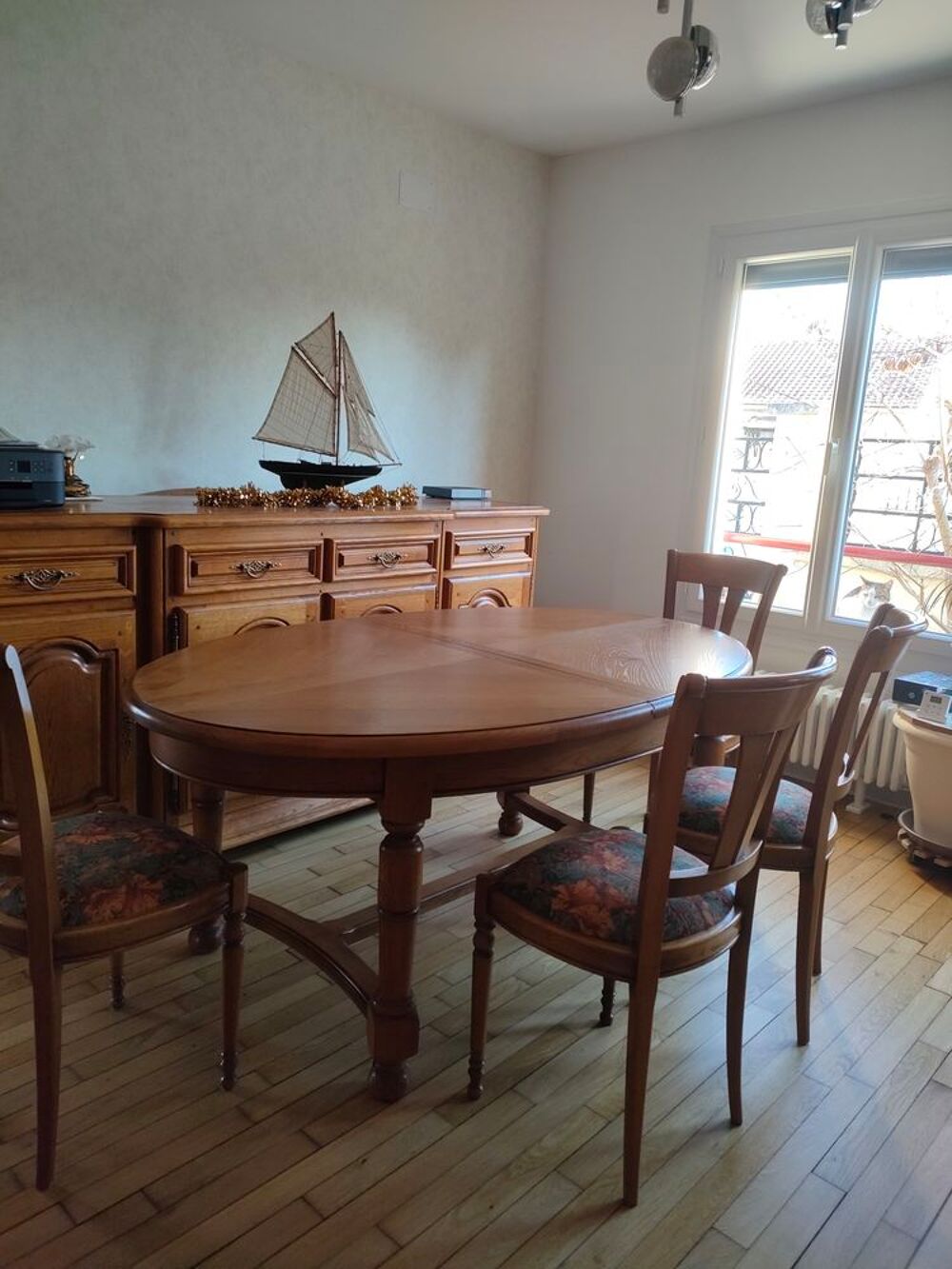 Table ch&ecirc;ne massif, style Louis Philippe, mod&egrave;le BRISSAC Meubles