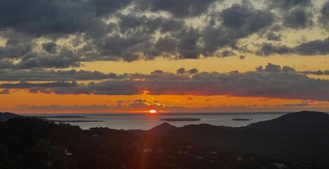   Appartement avec jardin et piscine privative Vue mer Appartement - 4 pi�ce(s) - 118 m�