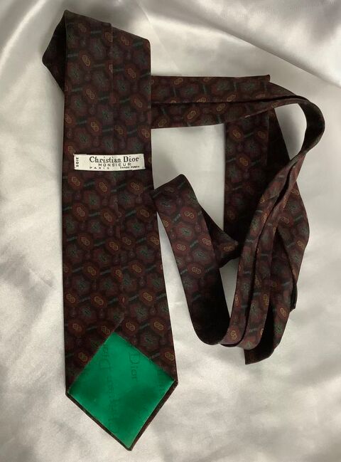Vintage.Cravate Dior pour homme . 59 Livarot (14)