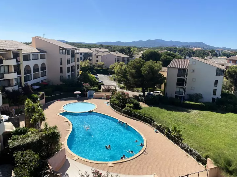   A 100 m de la mer, confort, clim, piscine accès gratuit Provence-Alpes-Côte d'Azur, Six-Fours-les-Plages (83140)
