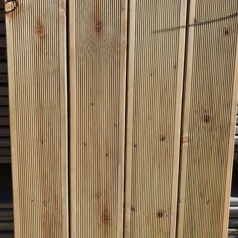 TERRASSE EPICEA Trait AUTOCLAVE VERT Cl 3 GRANDE LONGUEUR Fine rainure 21 Saint-Porquier (82)