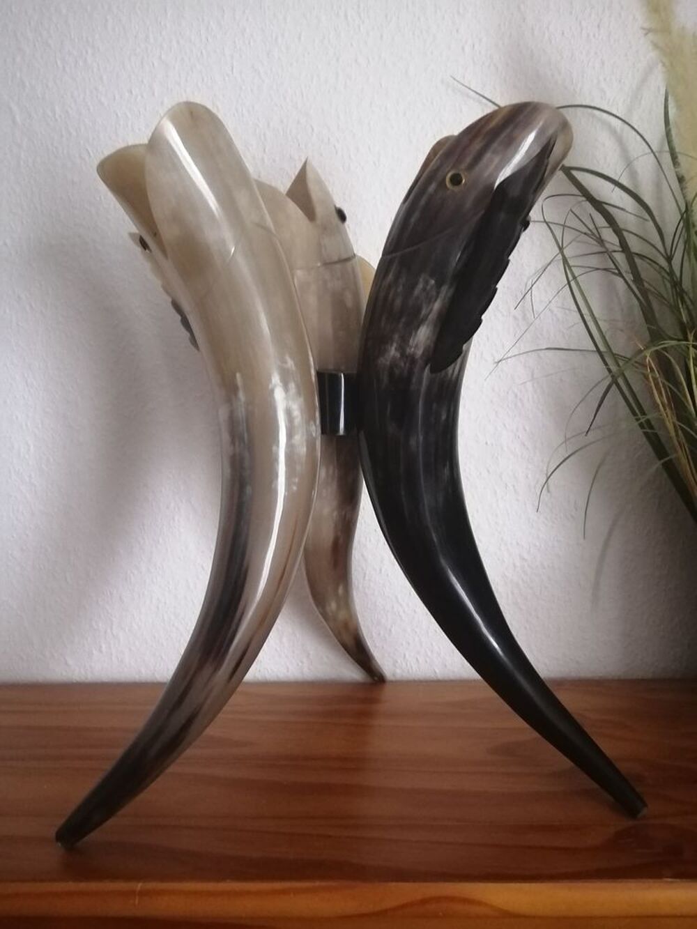 Tr&egrave;s beau vase triptyque en cornes v&eacute;ritable - Poissons Décoration