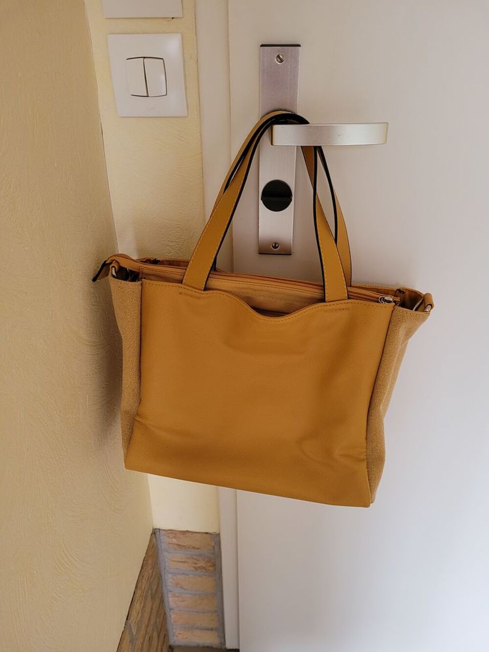 Sac &agrave; main Maroquinerie