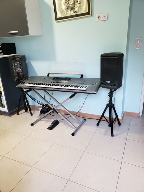 Clavier �lectronique complet avec accessoires 1650 Boulazac (24)